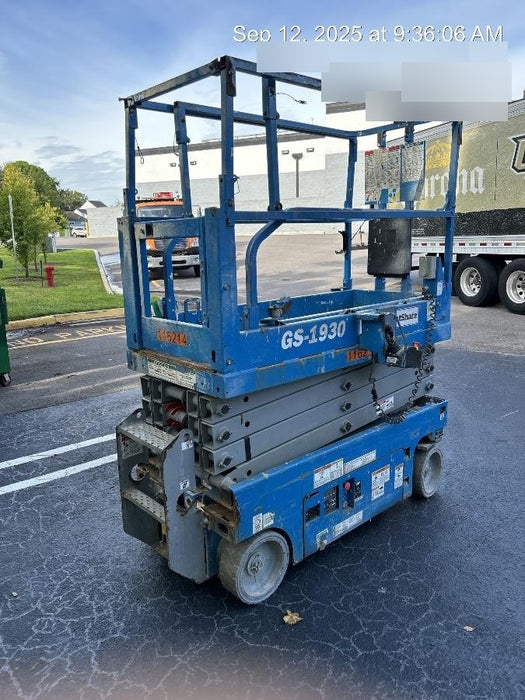 2020 Genie GS-1930 Solid Non Marking Tires, Beacon, Folding rails with half height swing gate