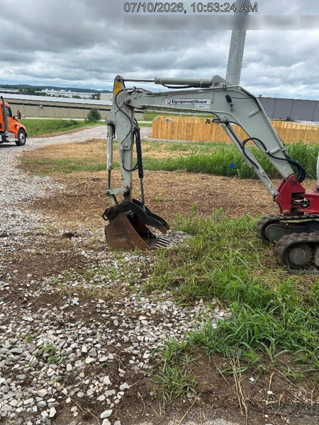 2022 TAKEUCHI TB235-2R