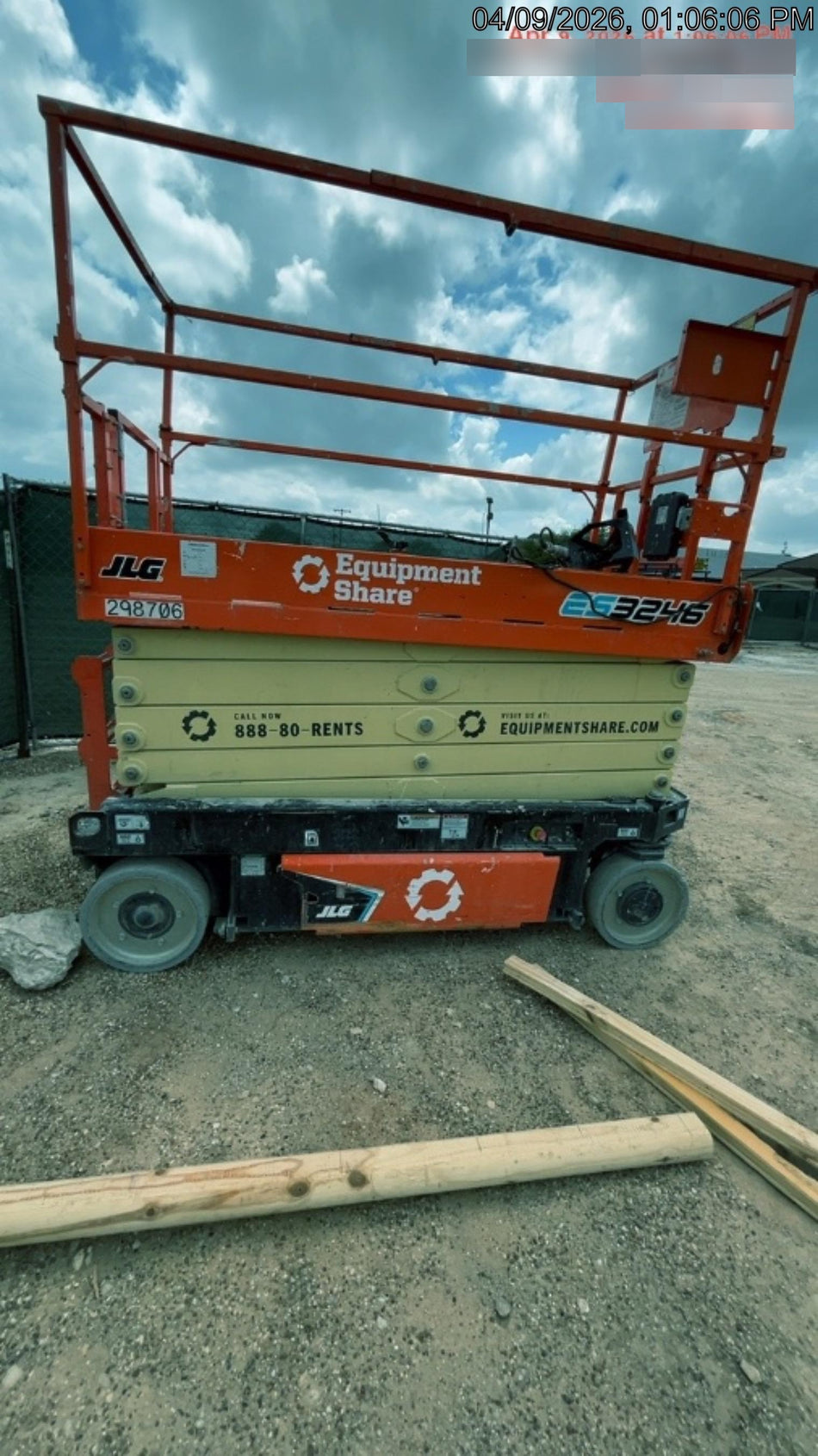 2023 JLG ES3246