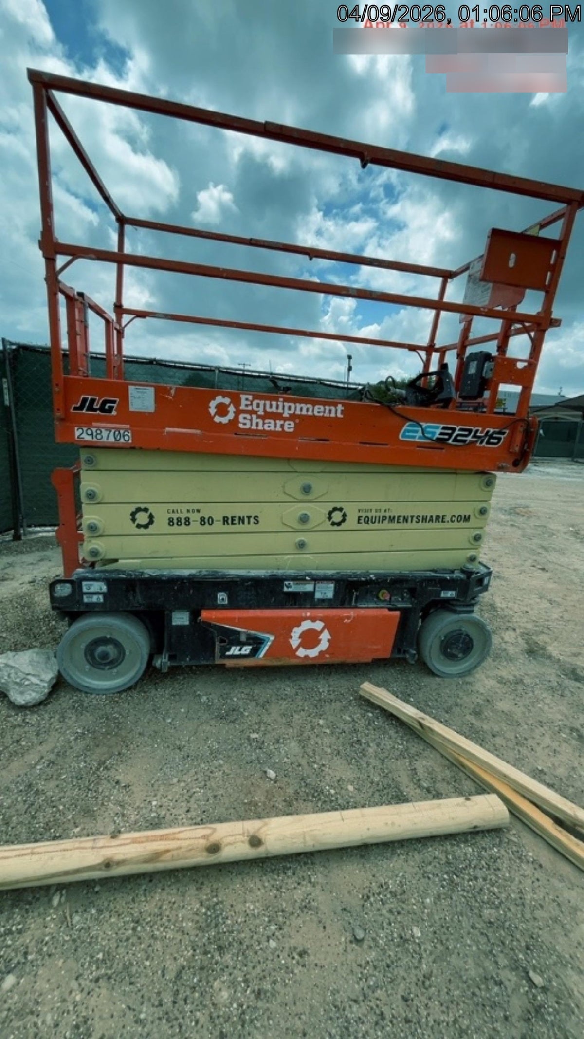 2023 JLG ES3246