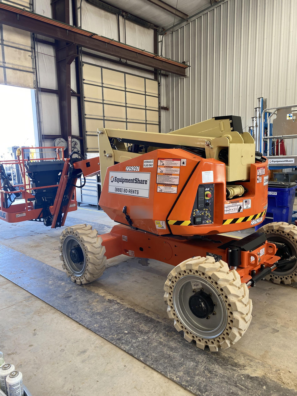 2022 JLG 340AJ
