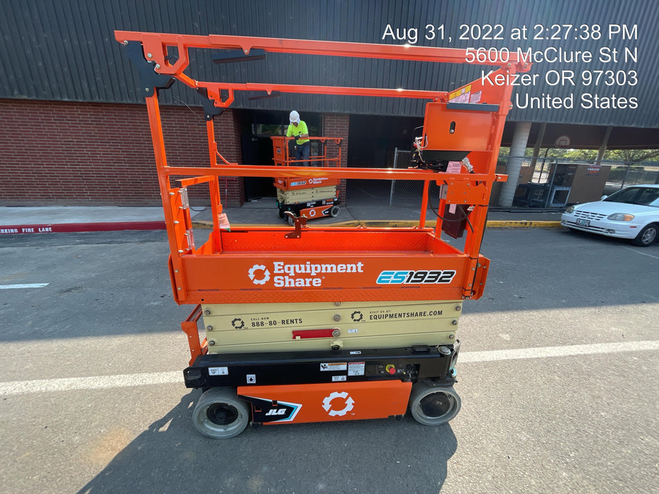 2022 JLG ES1932
