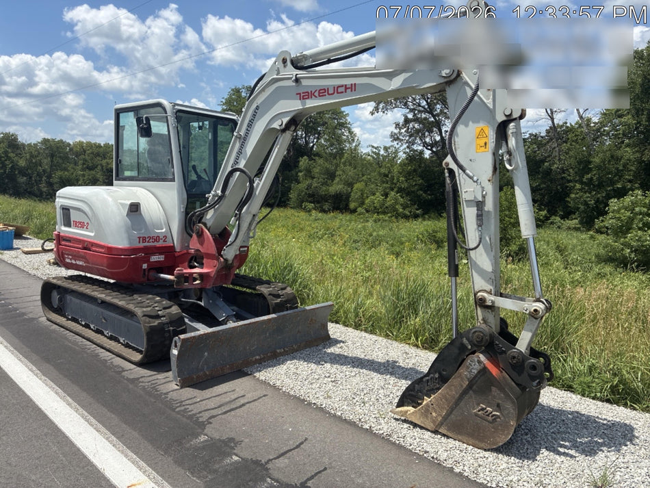 2025 TAKEUCHI TB250-2CR