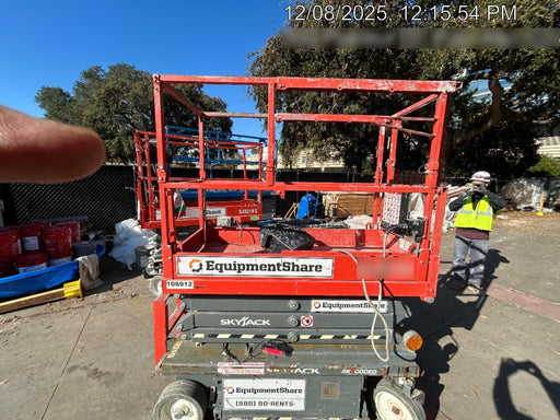 2020 Skyjack SJIII-3219 Solid NM Tires, Half height spring hinged entry gate, Dual Beacons, 800W Inverter