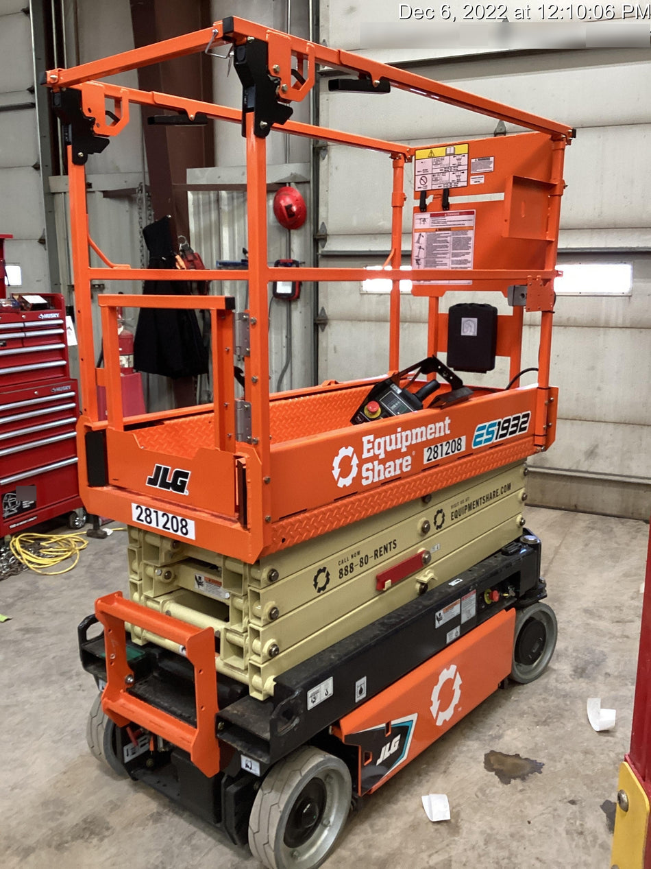 2022 JLG ES1932
