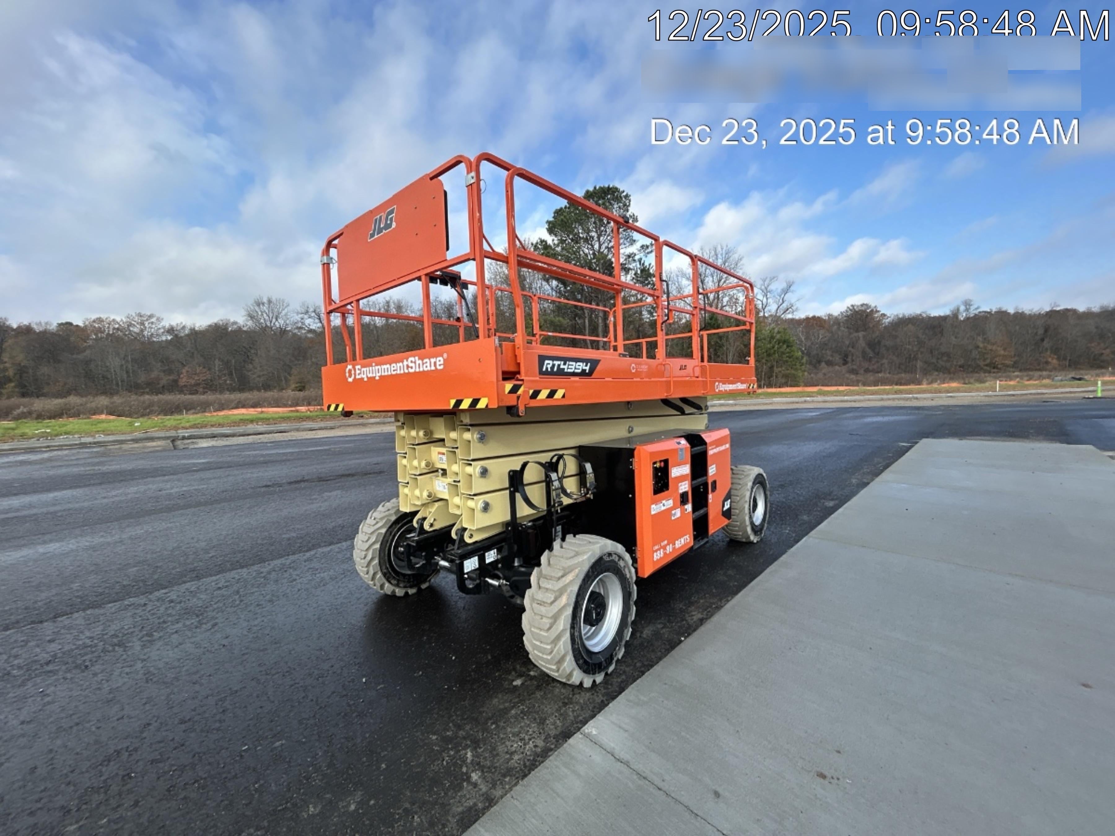 2025 JLG RT4394