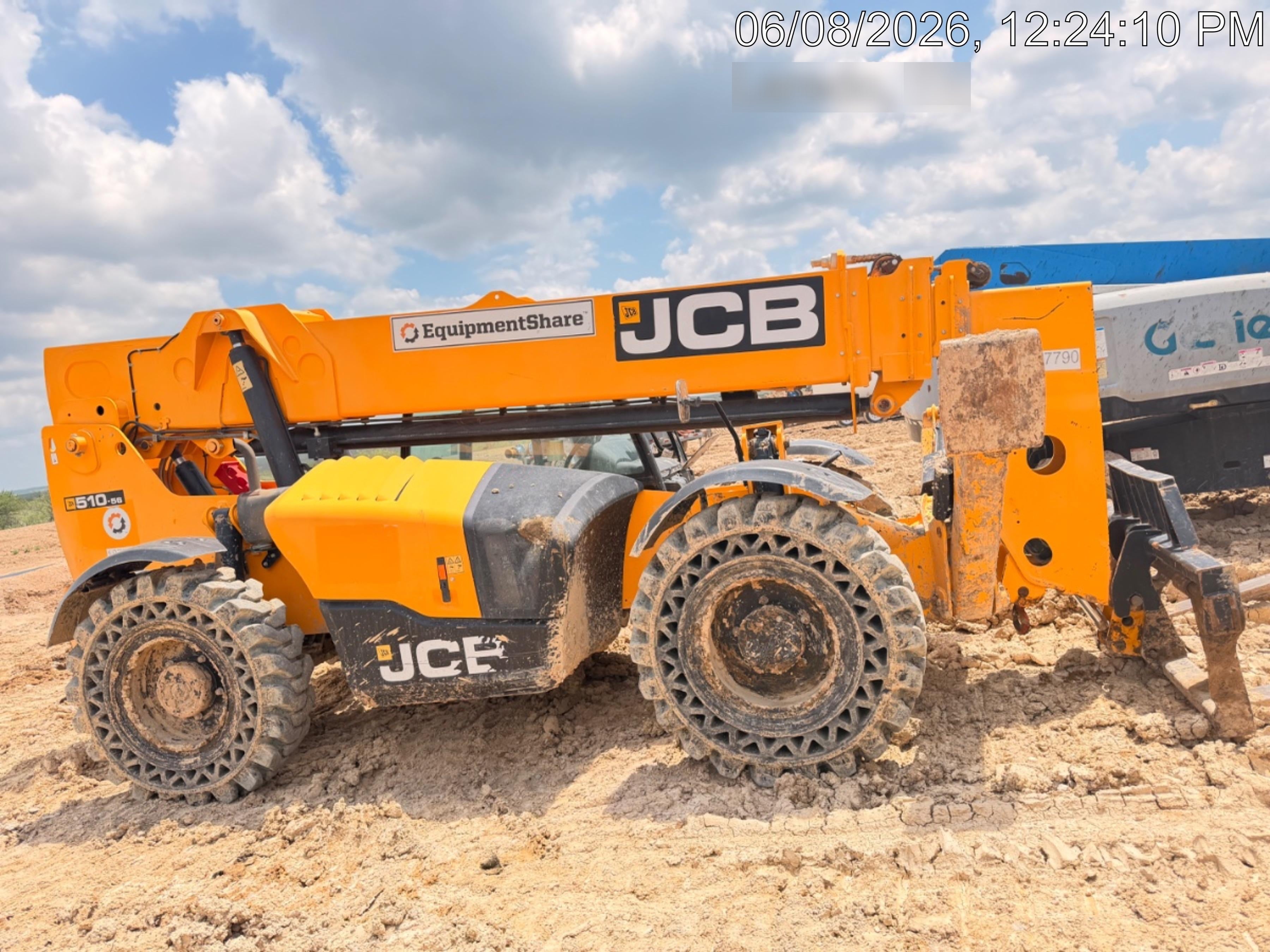 2021 JCB 510-56