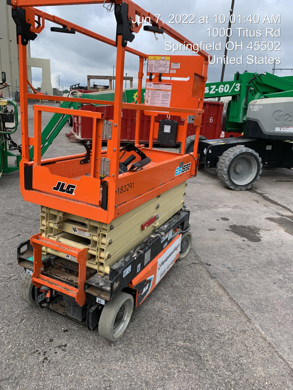 2021 JLG ES1932
