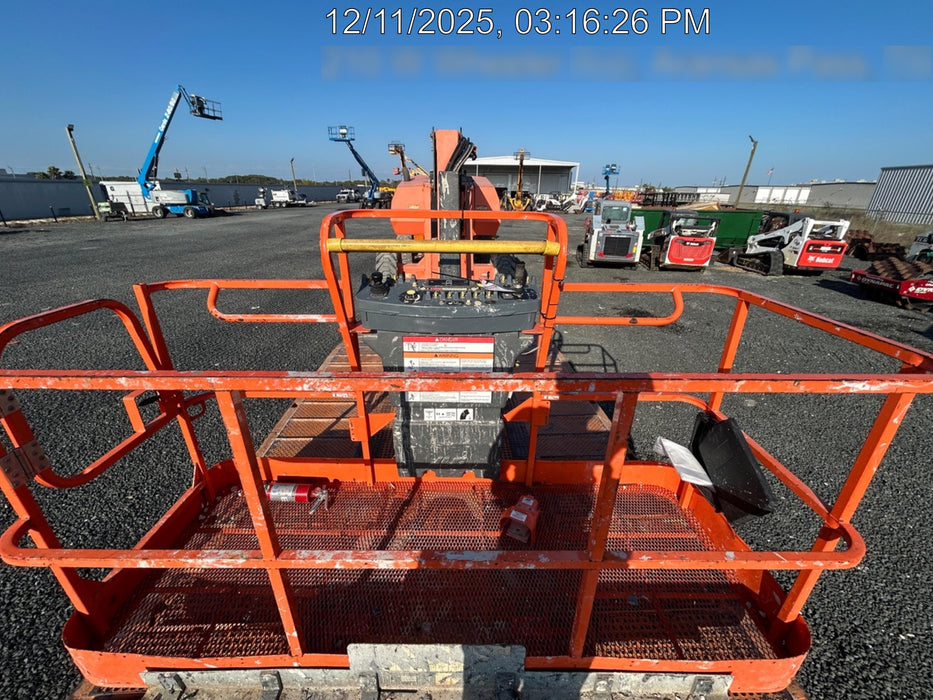 2019 JLG 800AJ