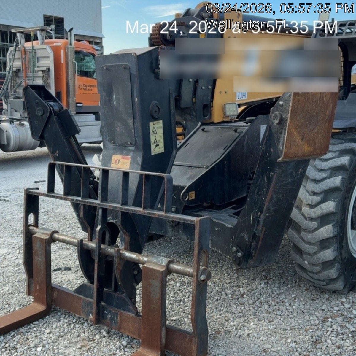 2021 SANY STH1056