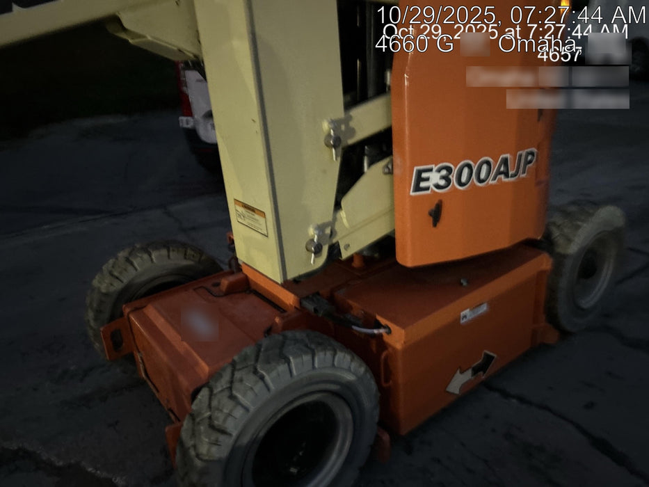 2019 JLG E300AJP