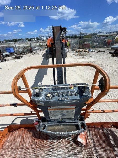2023 JLG 860SJ