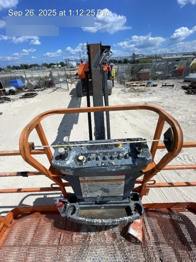 2023 JLG 860SJ