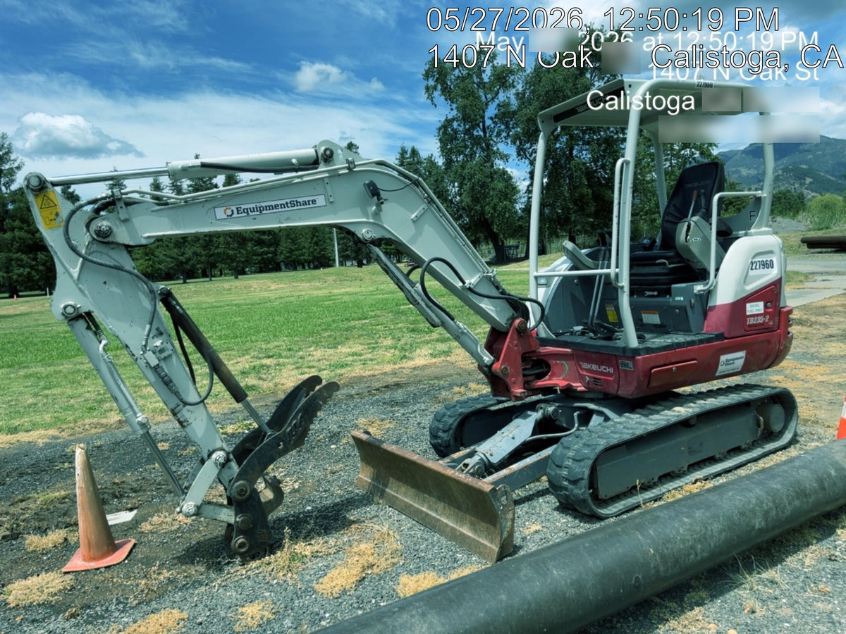 2022 TAKEUCHI TB235-2R