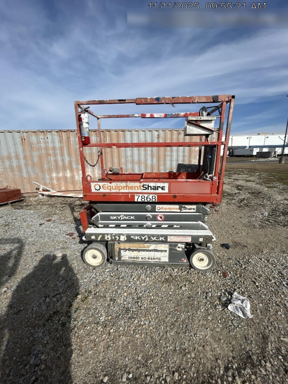 2018 Skyjack SJIII-3219 Skyjack SJIII3219 Scissor Lift w/Trojan Batteries