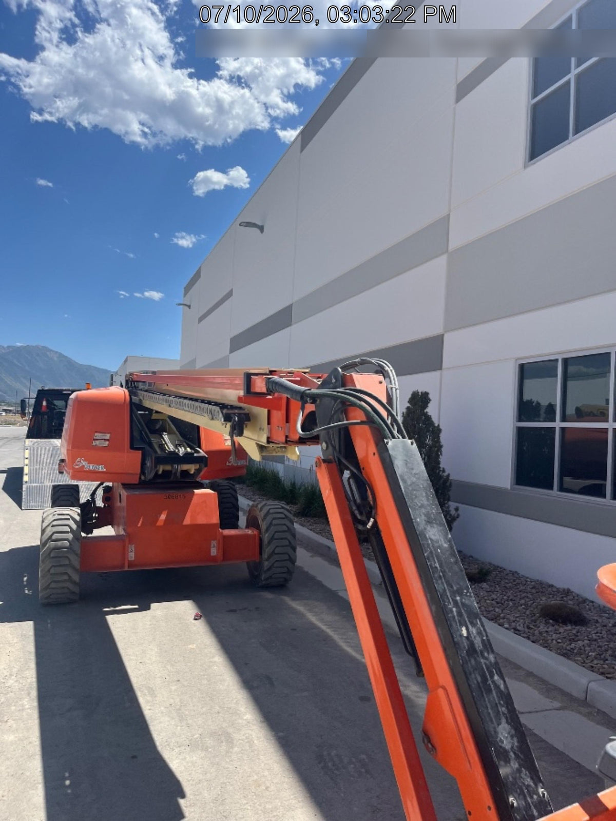 2023 JLG 660SJ