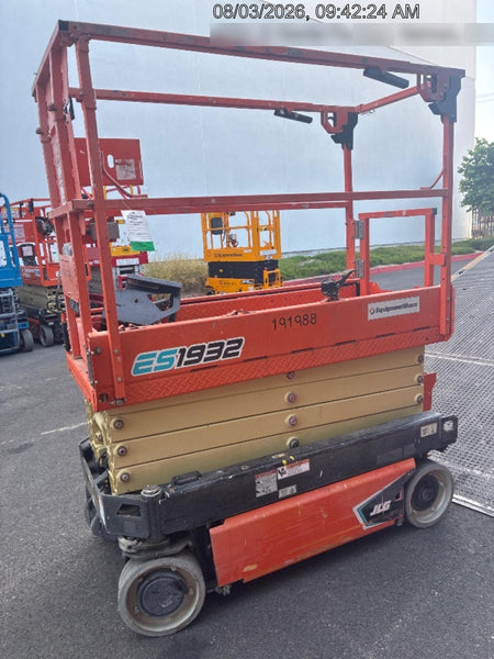 2021 JLG ES1932