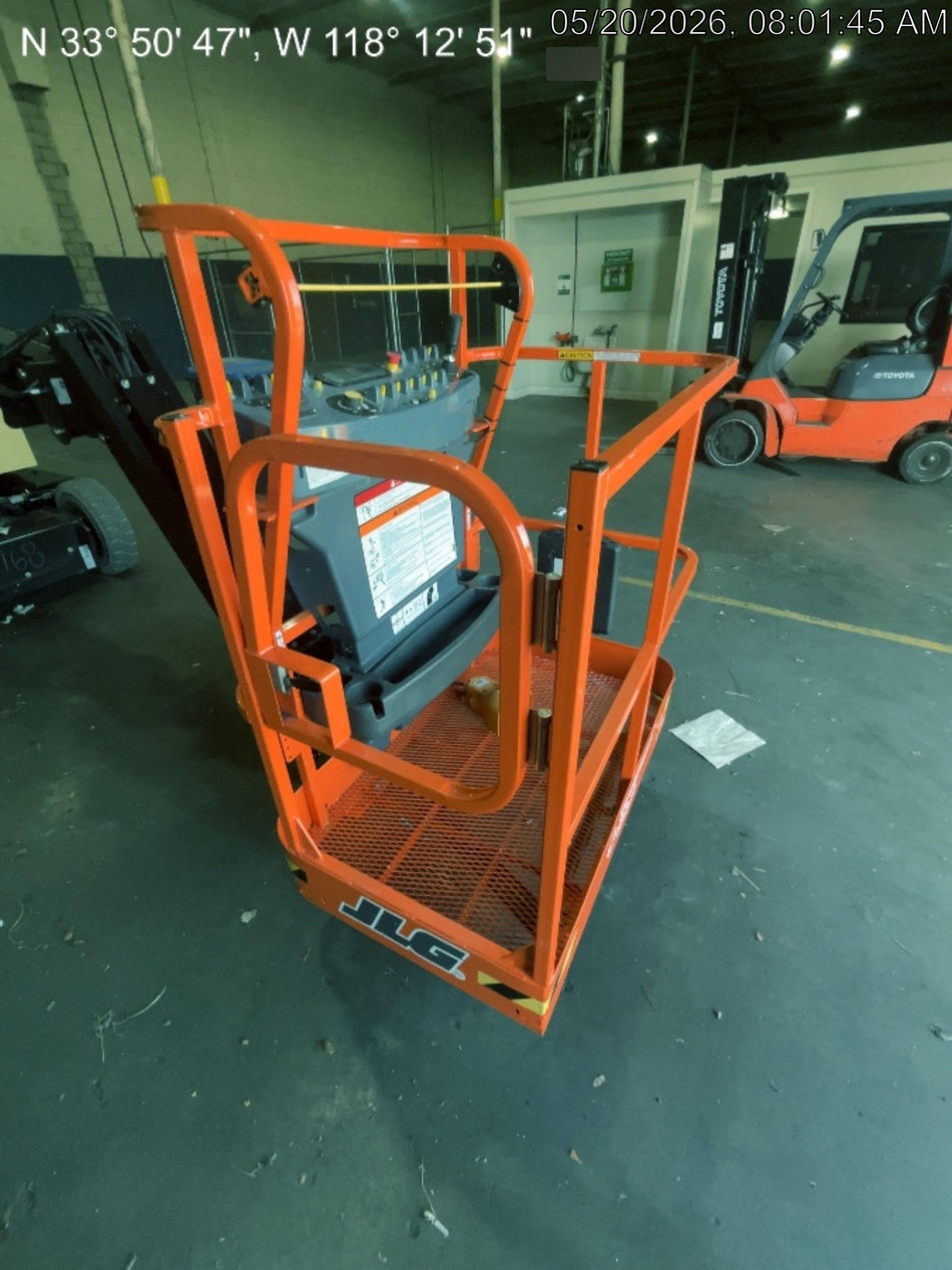 2025 JLG E300AJP