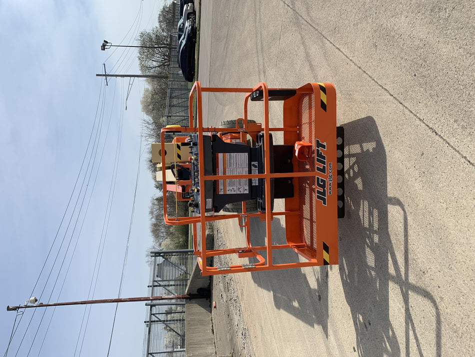 2021 JLG E450AJ
