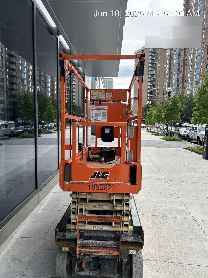 2021 JLG ES1932
