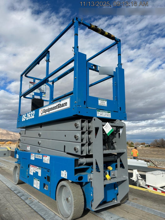 2020 Genie GS-2632 Solid NM Tires, Folding Rails with Half-Height Swing Gate, Beacon, 800W Invertor