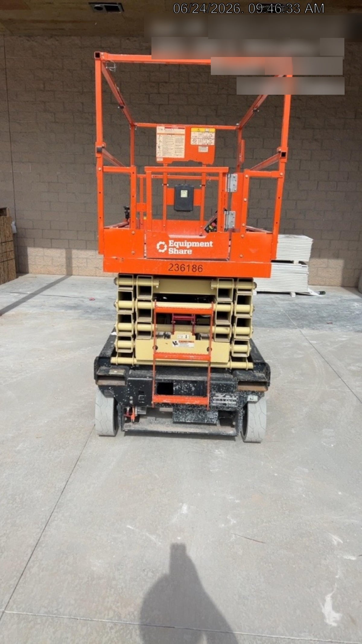 2022 JLG ES3246