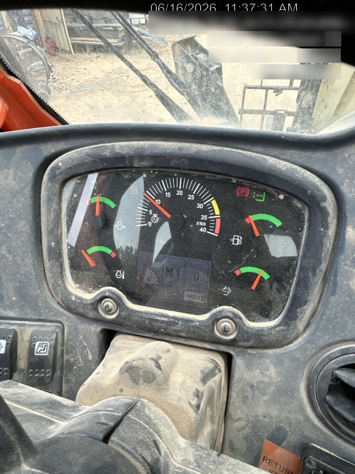 2021 JLG 1075