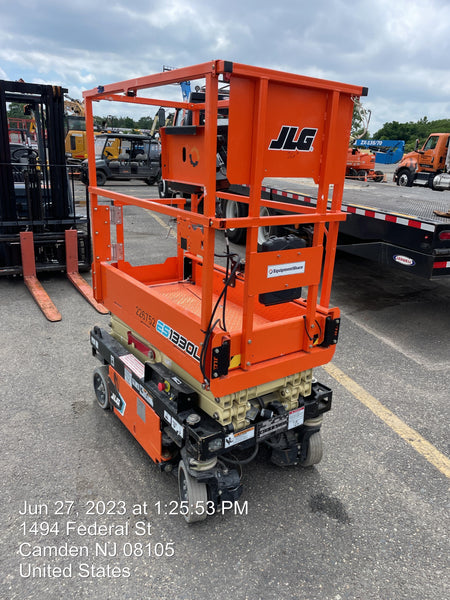 2022 JLG ES1330L
