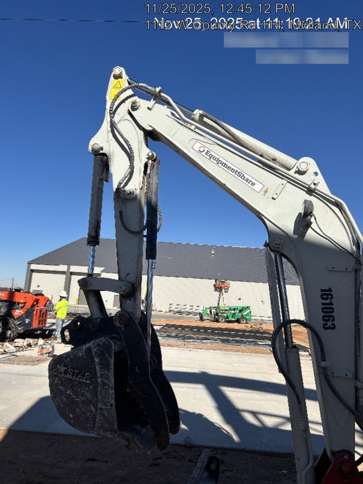 2021 TAKEUCHI TB235-2R