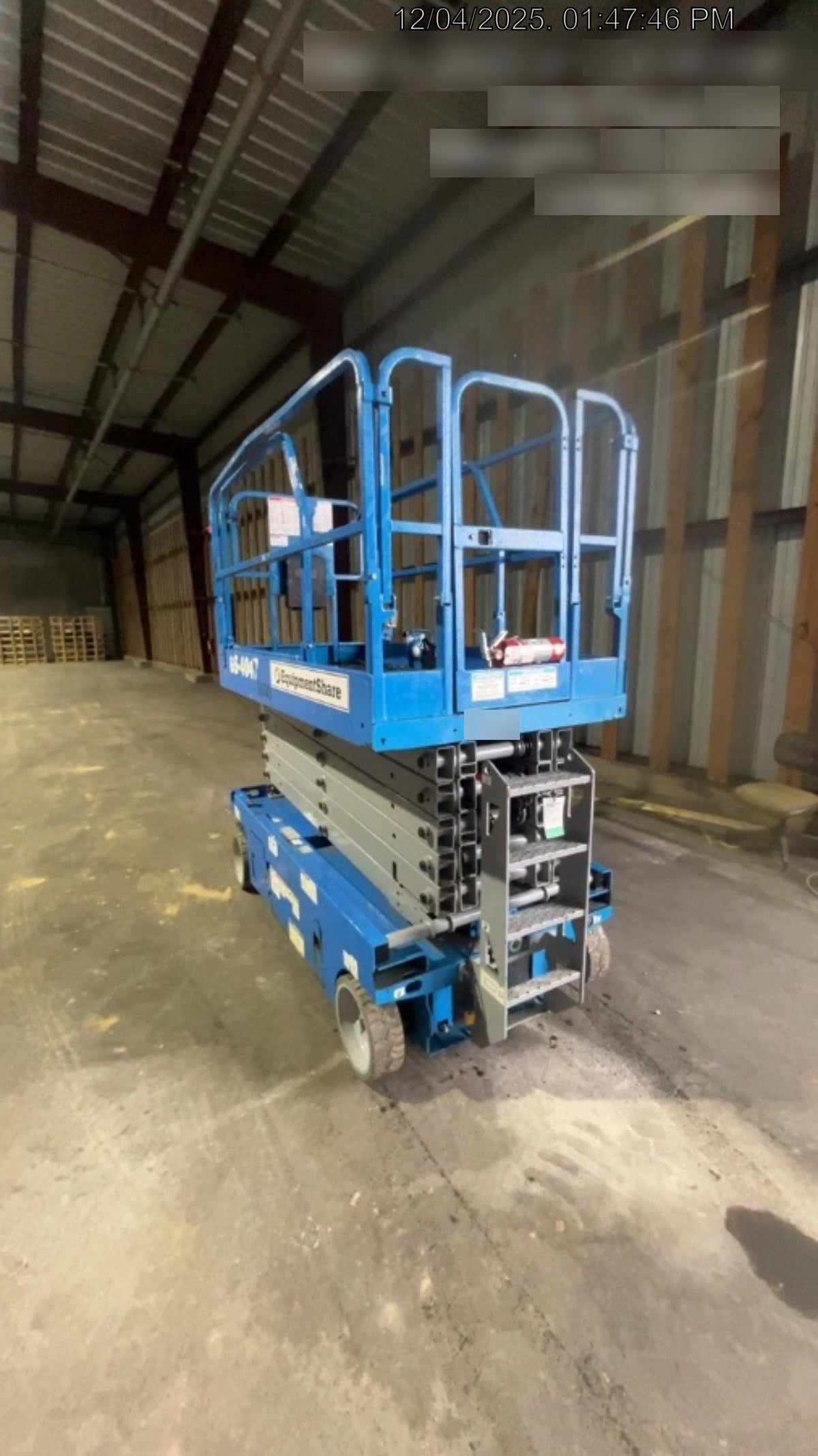 2019 Genie GS-4047 Folding rails with half height swing gate