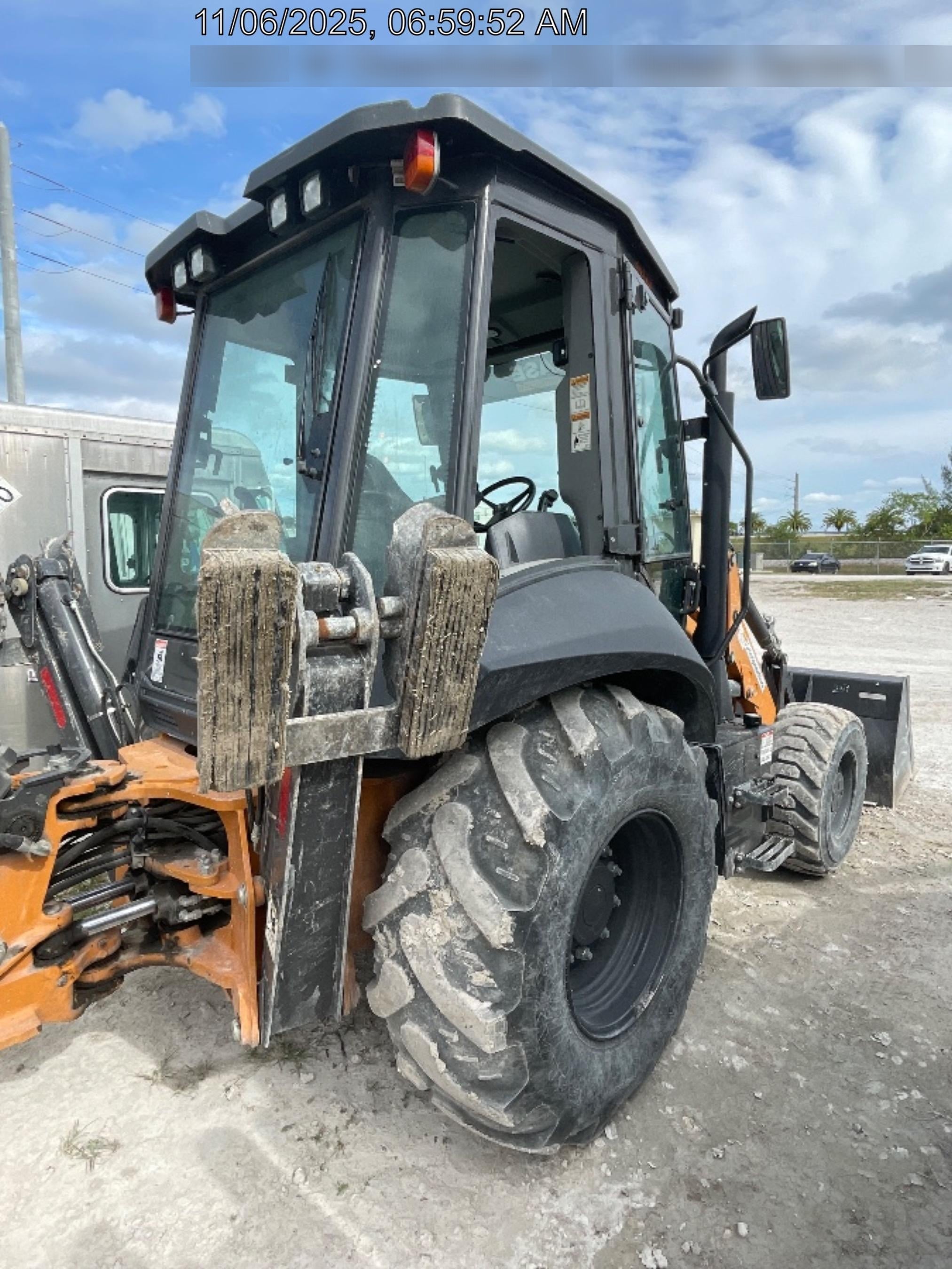 2023 CASE 580SV