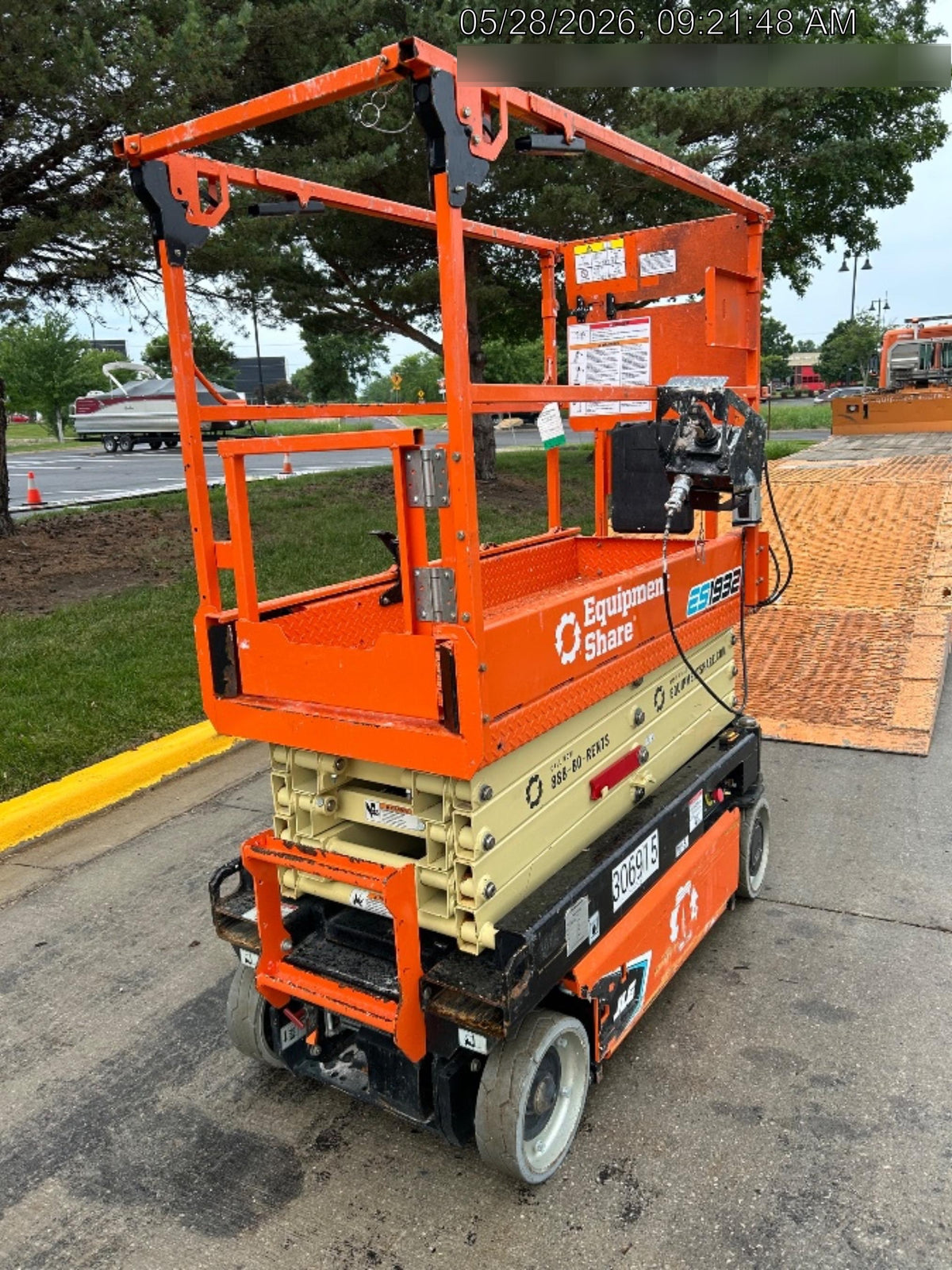 2023 JLG ES1932
