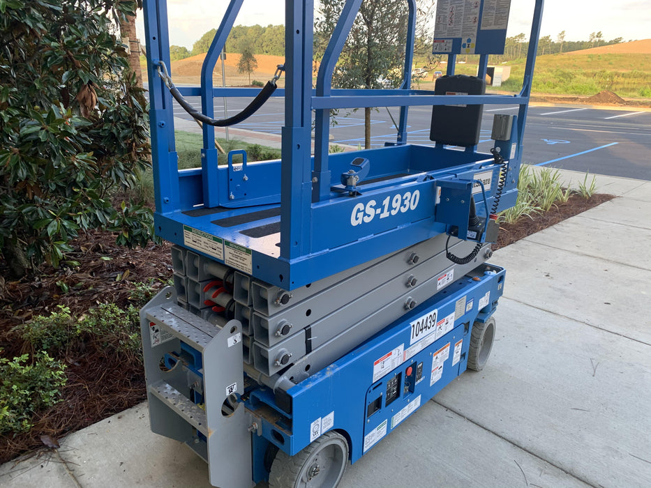 2020 Genie GS-1930 Fixed rails with chain entry gate - Pre A92.20