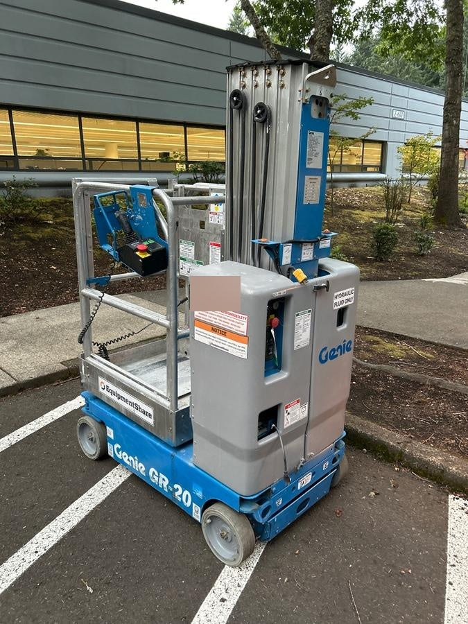 2019 GENIE GR-20