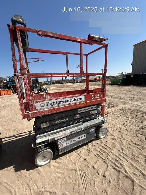 2020 Skyjack SJIII-3219 Solid NM Tires, Half height spring hinged entry gate, Dual Beacons, 800W Inverter