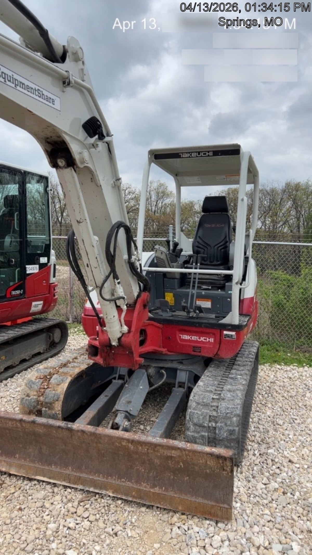 2022 TAKEUCHI TB250-2R