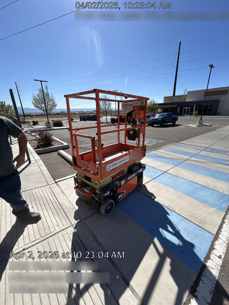 2021 JLG ES1330L