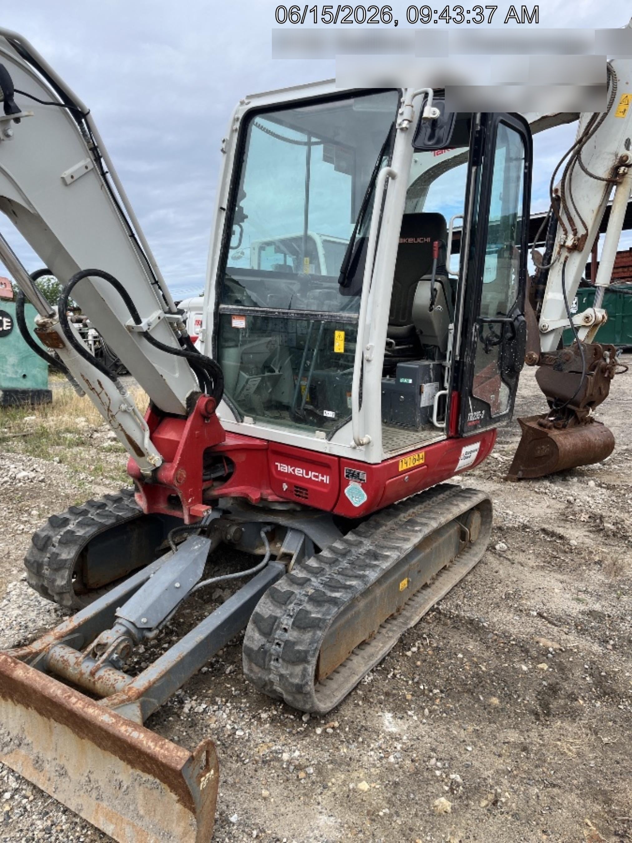 2021 TAKEUCHI TB235-2CR