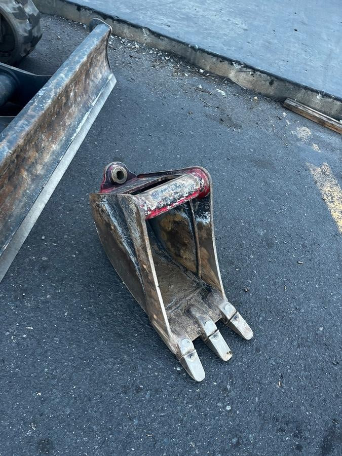 2023 SOLESBEE 12" Bucket - Solesbee