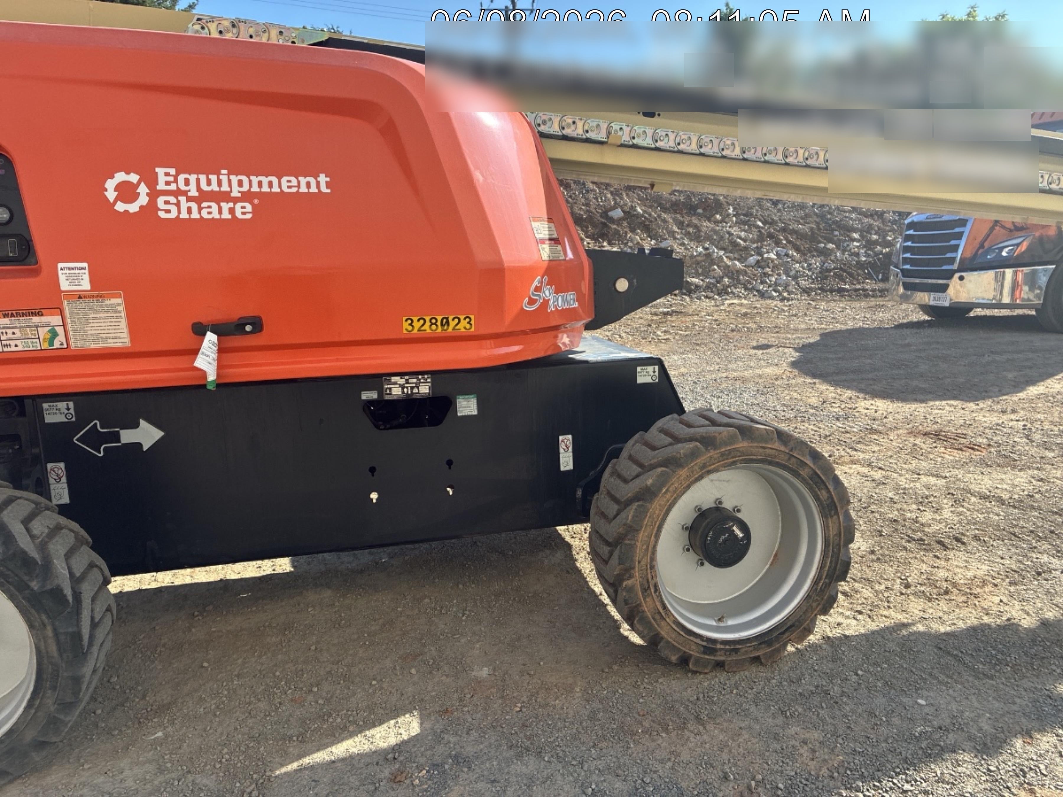 2023 JLG 660SJ