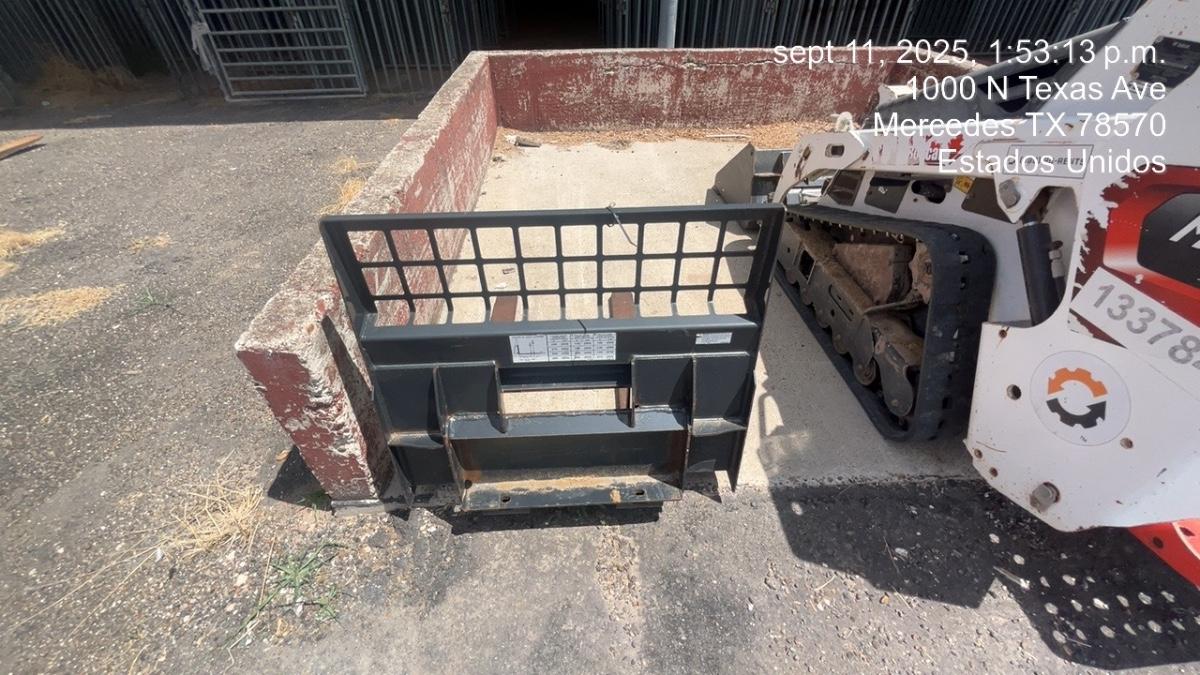 2023 BOBCAT 36" Mini Skid Steer Fork Carriage - Bobcat