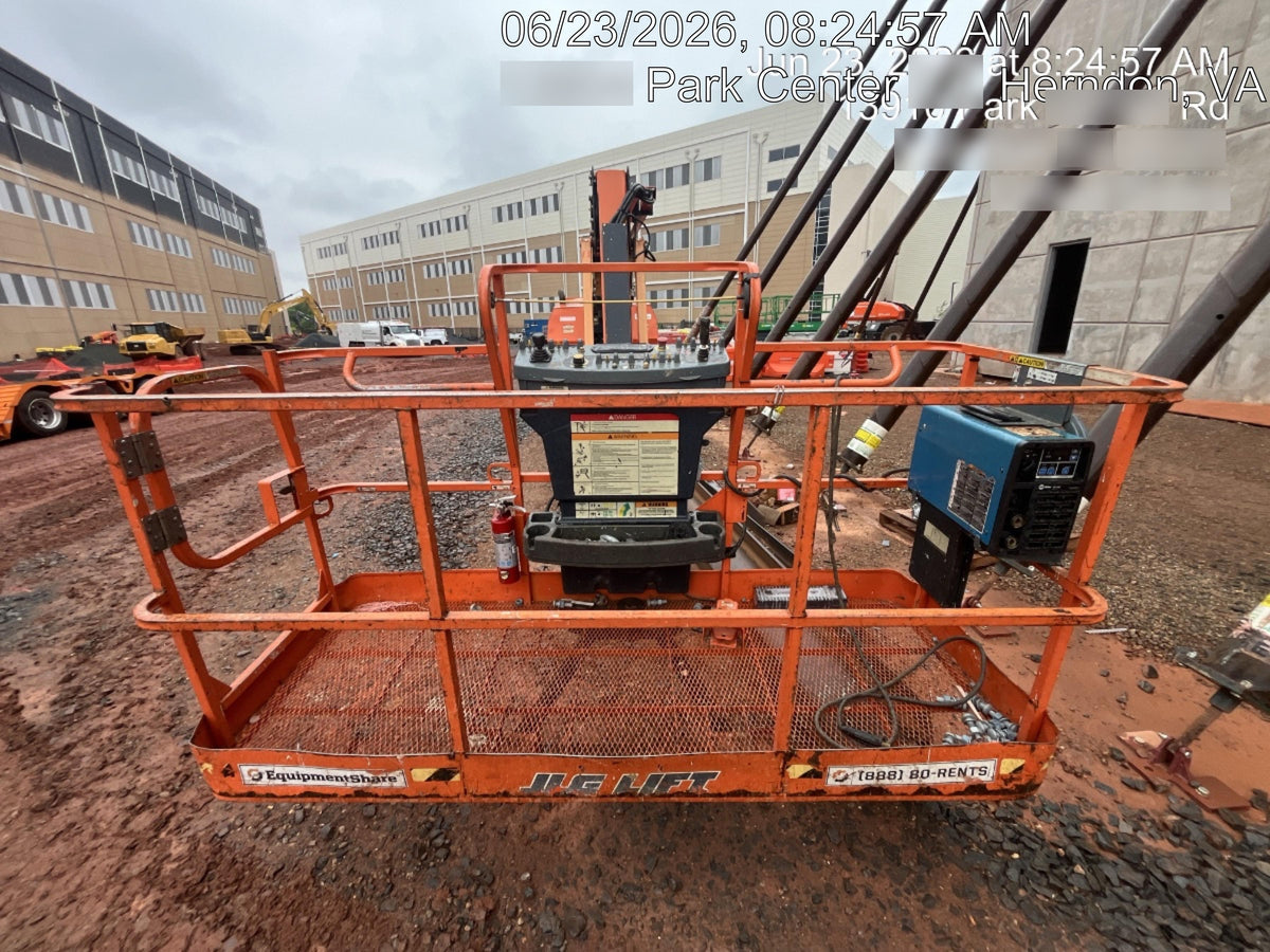 2022 JLG 860SJ
