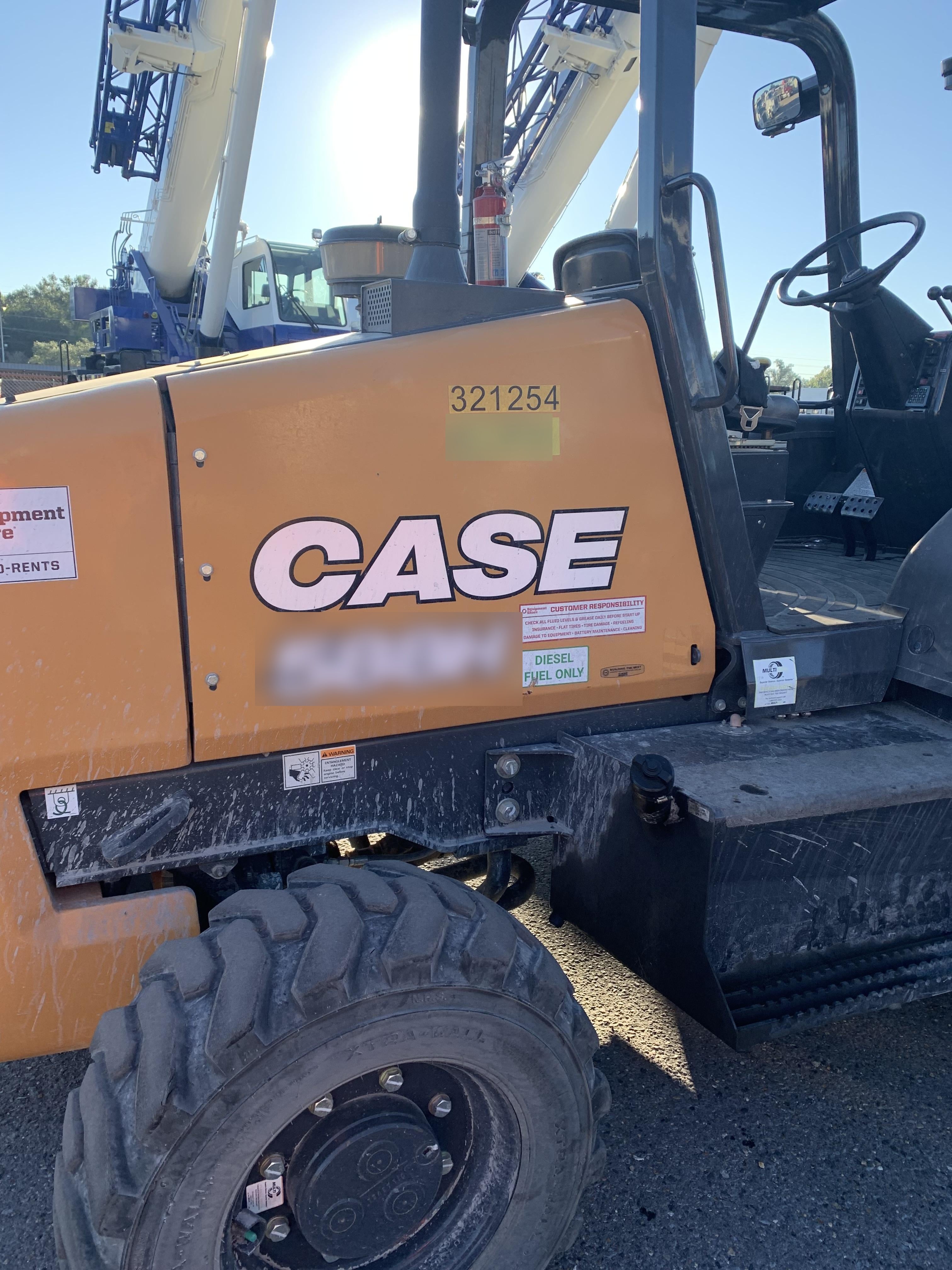 2023 CASE 588H