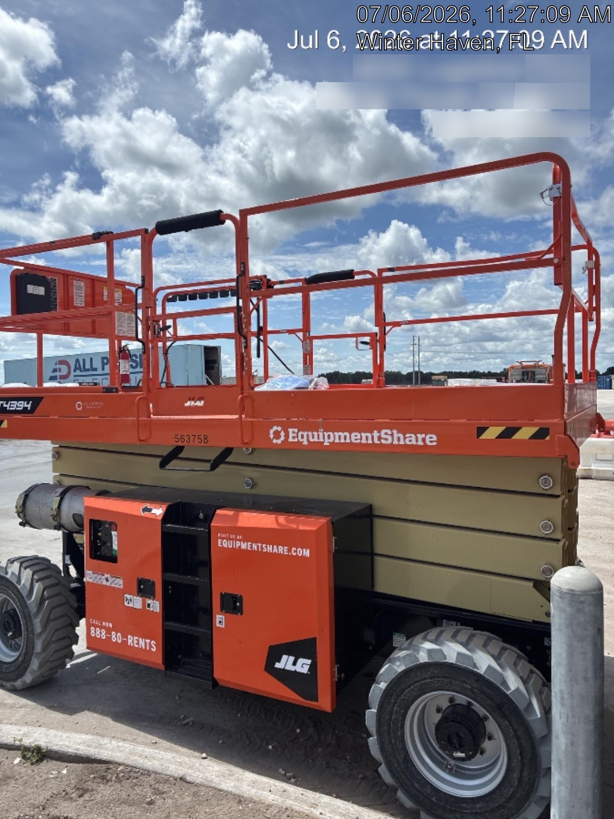 2025 JLG RT4394