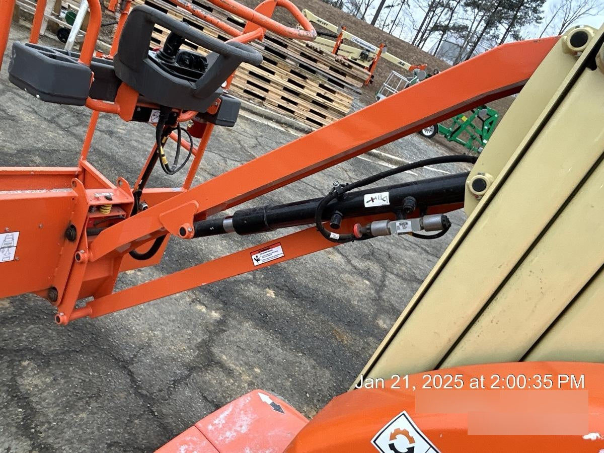 2022 JLG 26E