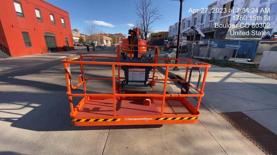 2023 JLG 660SJ