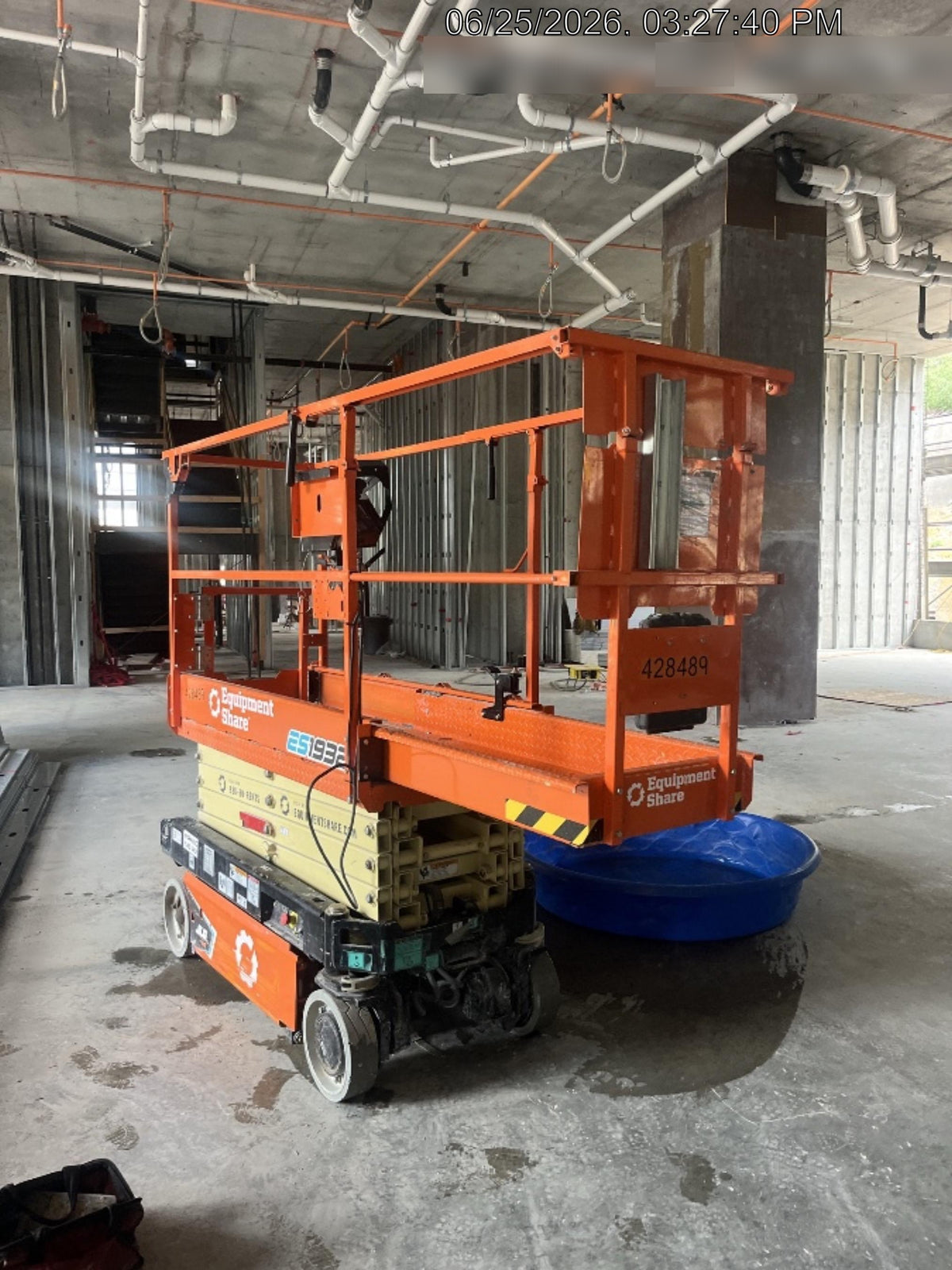 2024 JLG ES1932