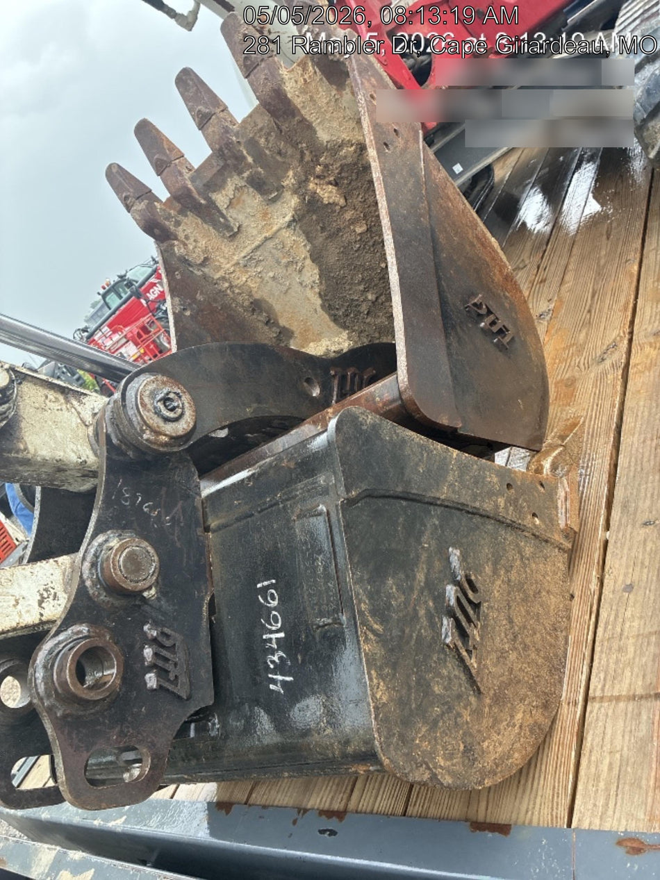 2023 WAIN-ROY 36" Bucket - Wain-Roy