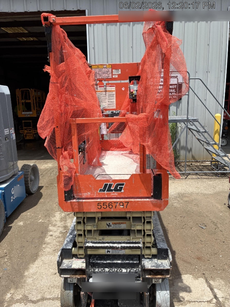 2025 JLG ES1932