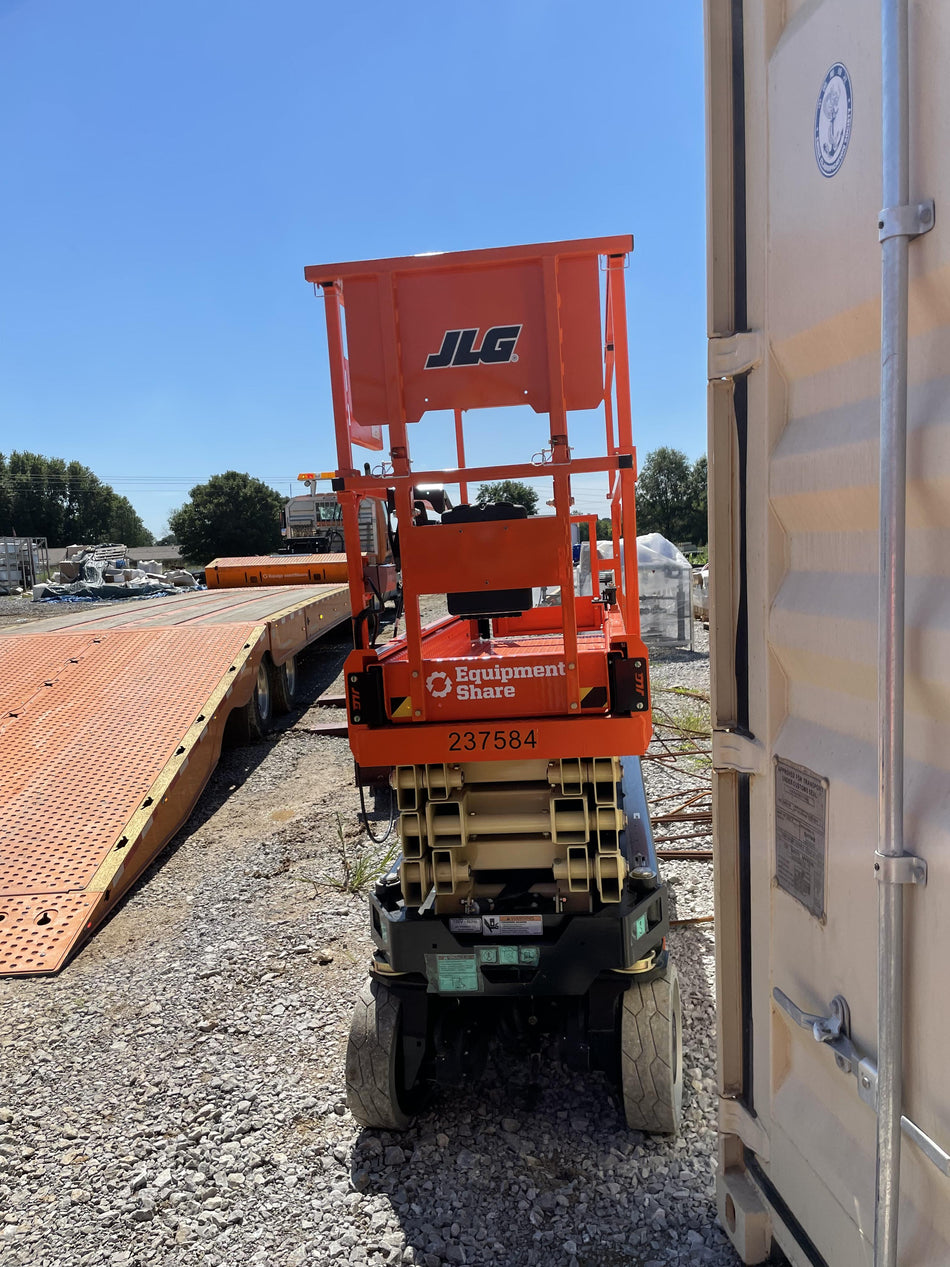 2022 JLG ES2632